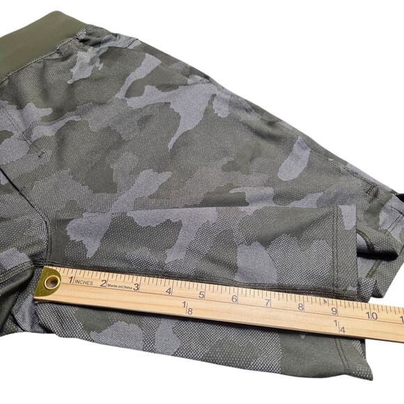 Lululemon Shorts Mens Small Green Camo T.H.E. Short 9" Inseam Linerless Athletic - Picture 11 of 11